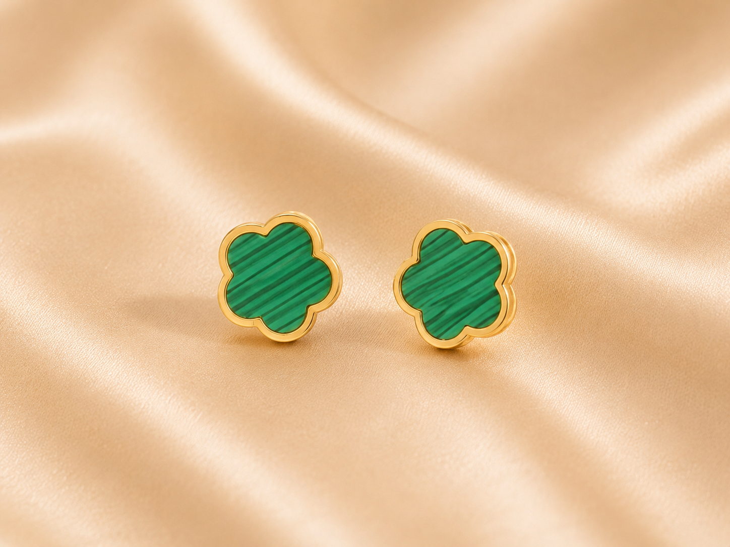 Green clover earrings