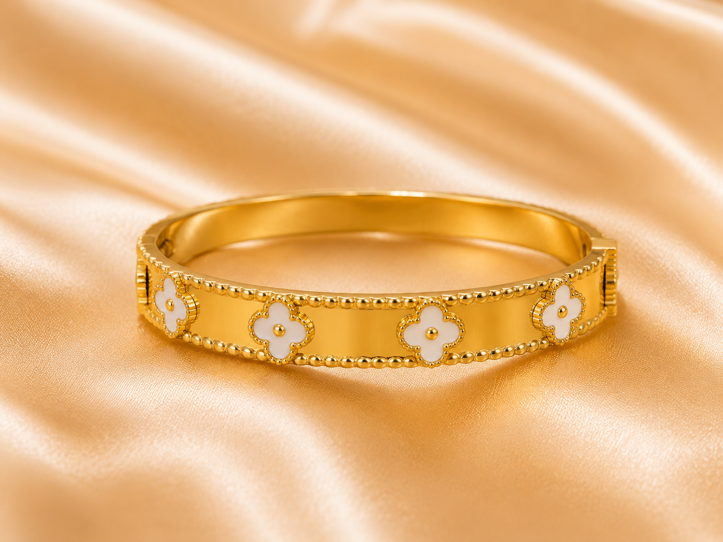 Lulu White Clover Bangle