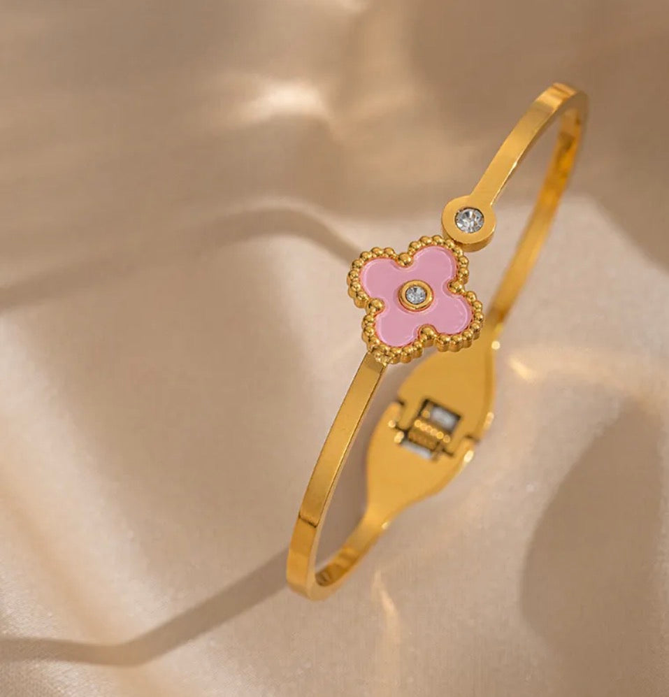 Blush clover bracelet